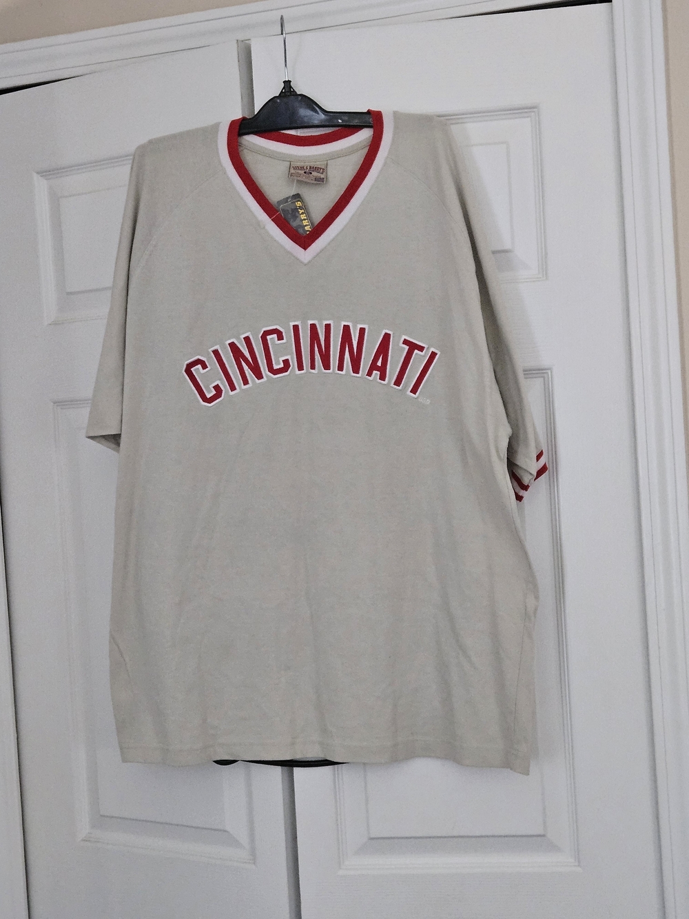 Steve & Barry's Beige V-Neck Shirt with Red Trim and 'CINCINNATI' Graphic